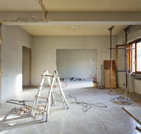 apartment not renovated, room before renovation